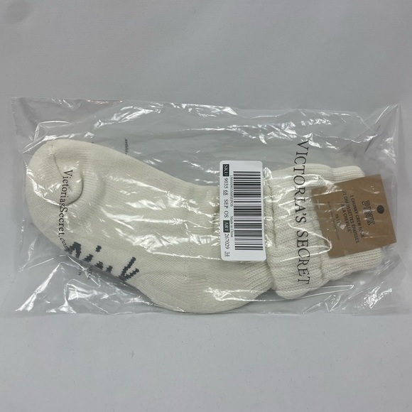 New Victoria's Secret PINK Chunky Crew Socks, Soft Pearl - Picture 2 of 6